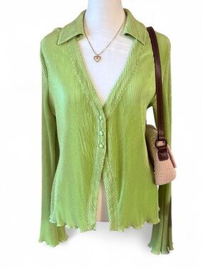 Revolve Song of Style Mara Shirt in Sage Green Size small